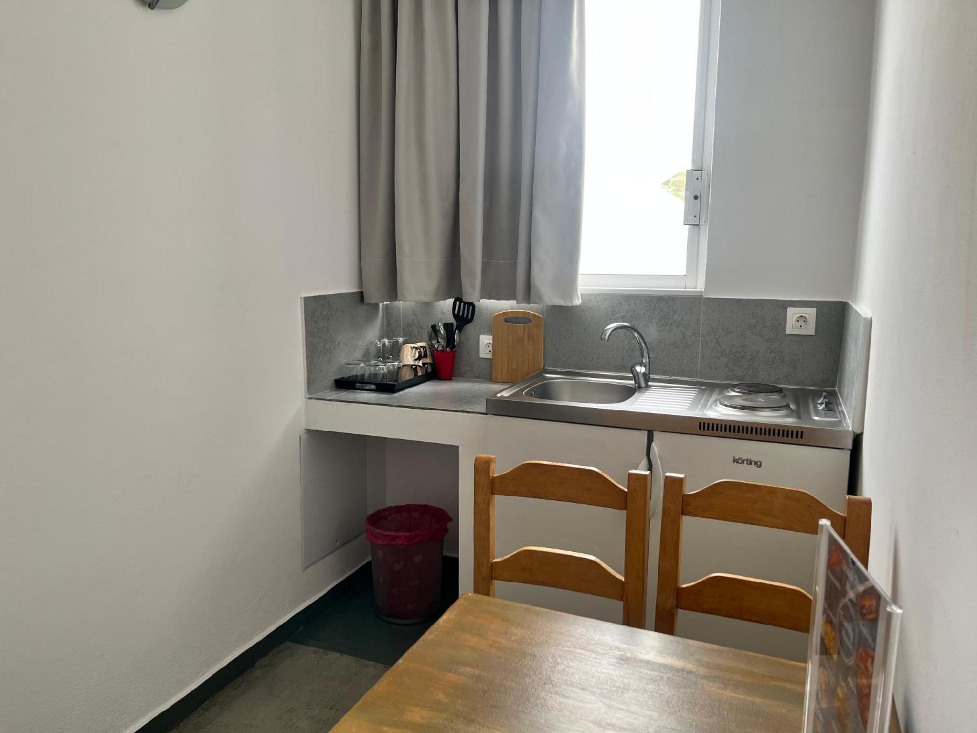 Family House Faliraki Studios Apartments エクステリア 写真