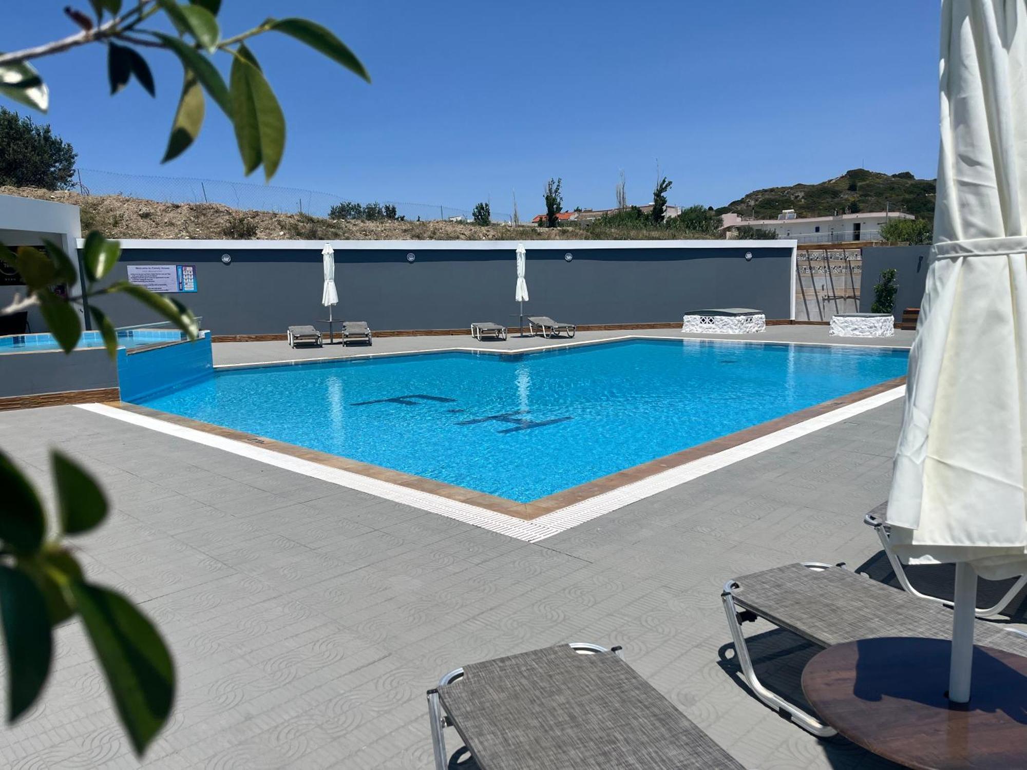 Family House Faliraki Studios Apartments エクステリア 写真